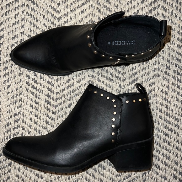 H&M Dividend Black Studded Booties - Picture 2 of 2